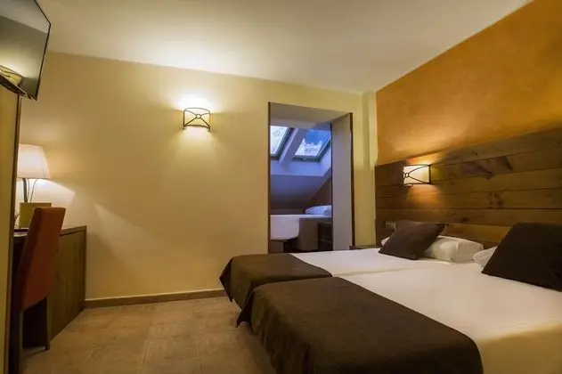 Üç Kişilik Oda (2 adults + 1 child)