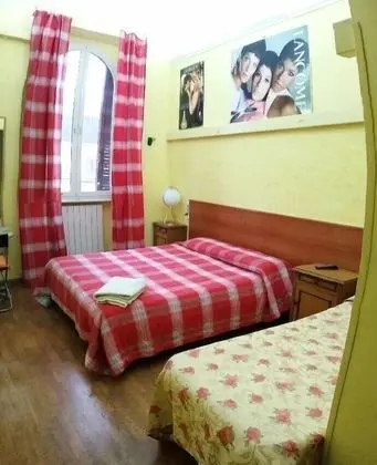 Tek Büyük veya İki Ayrı Yataklı Oda, Banyolu/Duşlu