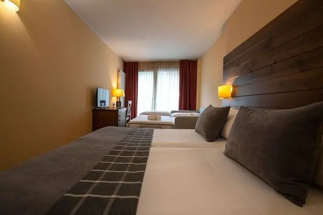 Dört Kişilik Oda (3 Adults + 1 Child)