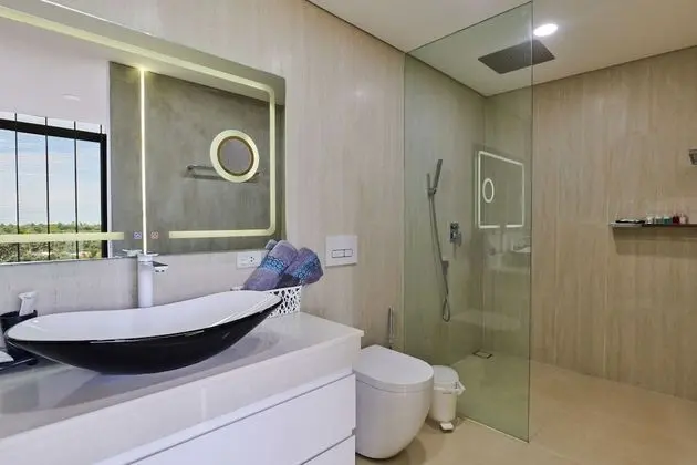 Sunrise Private Spa Suite