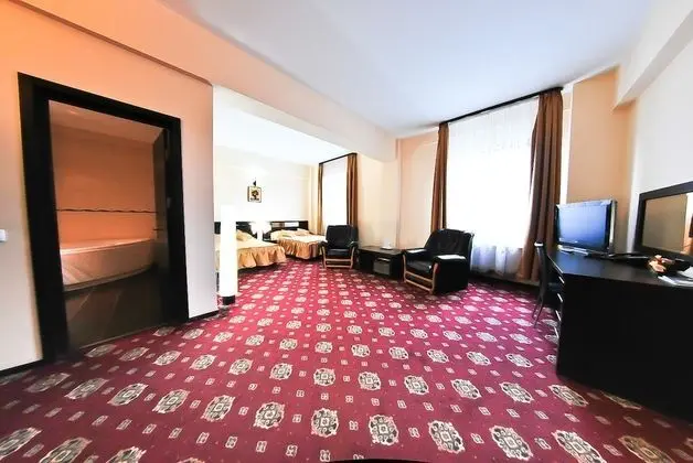 Comfort Tek Büyük veya İki Ayrı Yataklı Oda