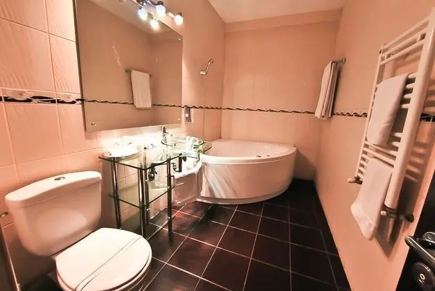 Comfort Tek Büyük veya İki Ayrı Yataklı Oda