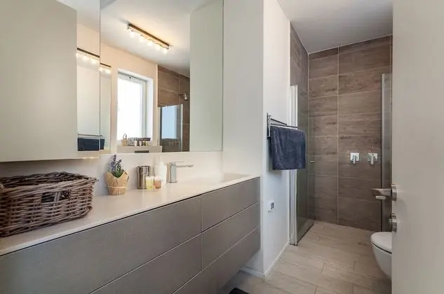 Villa, Banyolu/Duşlu