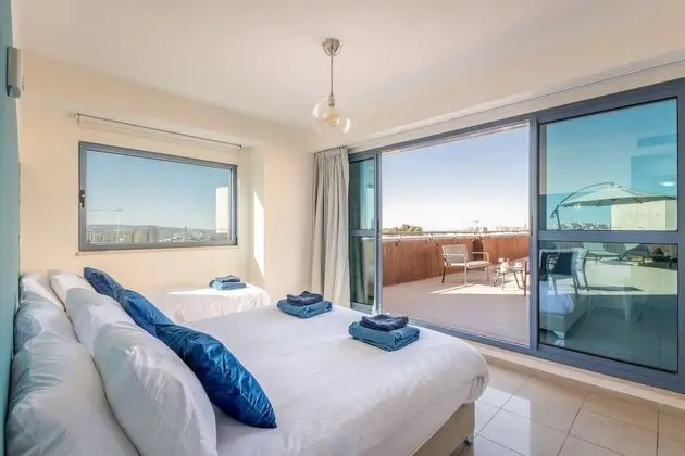 Royal Çatı Katı Süiti (Penthouse), Birden Çok Yatak, Sigara İçilmez