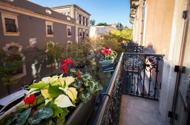 Deluxe Tek Büyük veya İki Ayrı Yataklı Oda, 1 Büyük (Queen) Boy Yatak ve Çekyat, Balkon