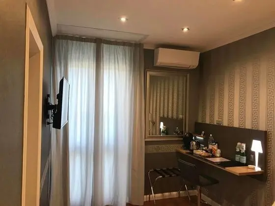 Classic Tek Büyük Yataklı Oda, Balkon, Avlu Manzaralı