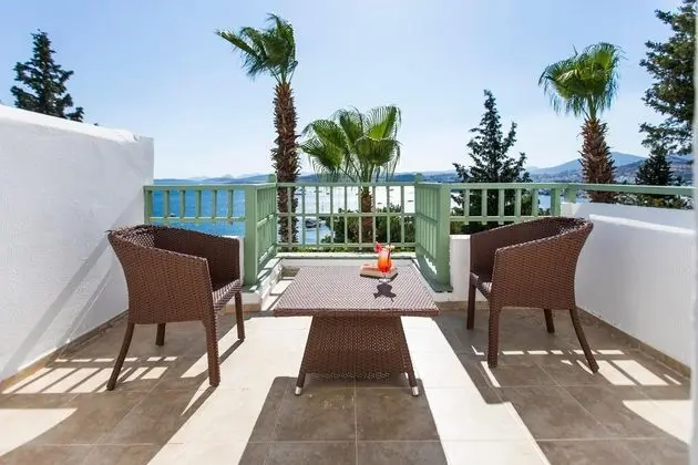 Standart Deniz Manzaralı Oda