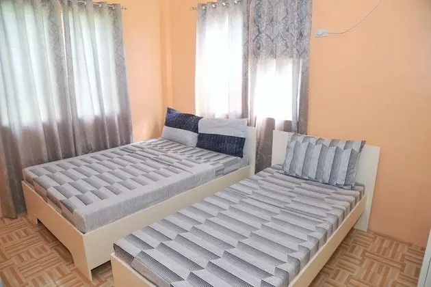 Üç Kişilik Oda, Sigara İçilmez