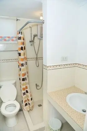 Üç Kişilik Oda, Sigara İçilmez