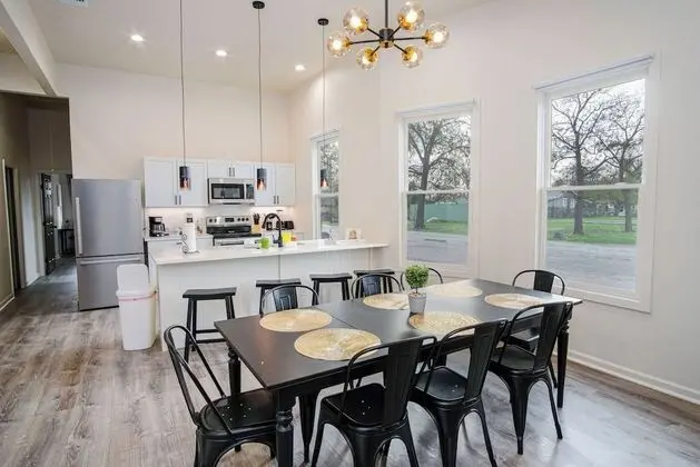 Ev (4 Bedrooms)