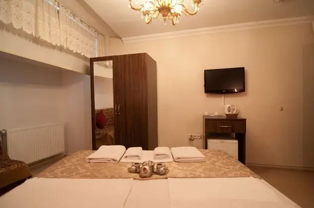 Basic Tek Büyük Yataklı Oda (Basement Floor)