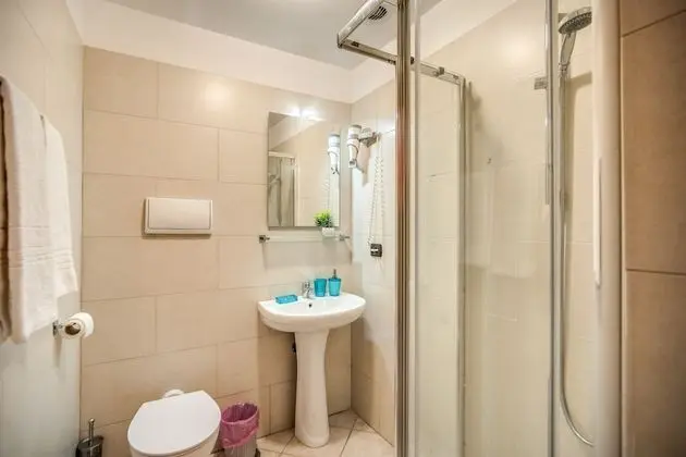 Economy Tek Büyük Yataklı Oda