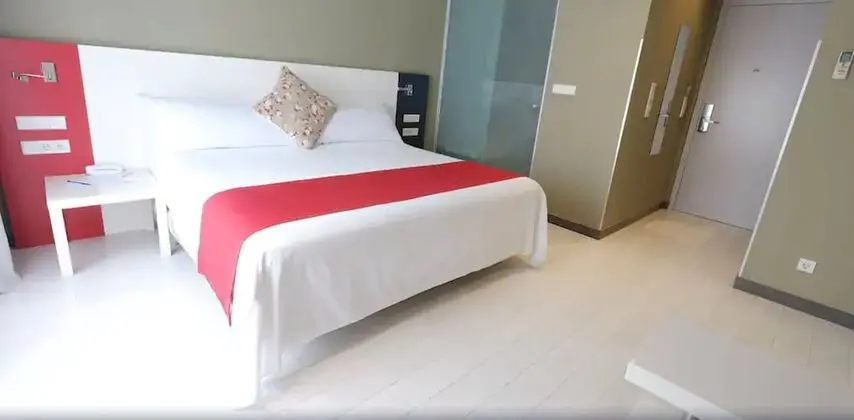 Junior Tek Büyük Yataklı Oda