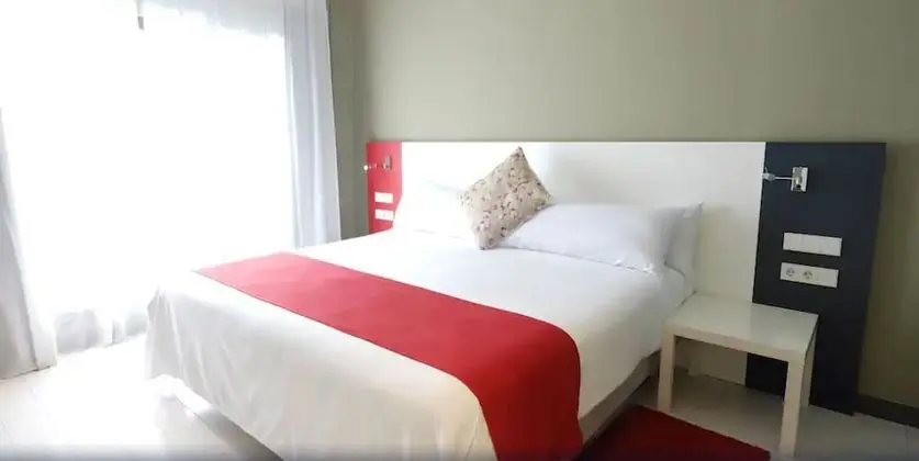 Junior Tek Büyük Yataklı Oda