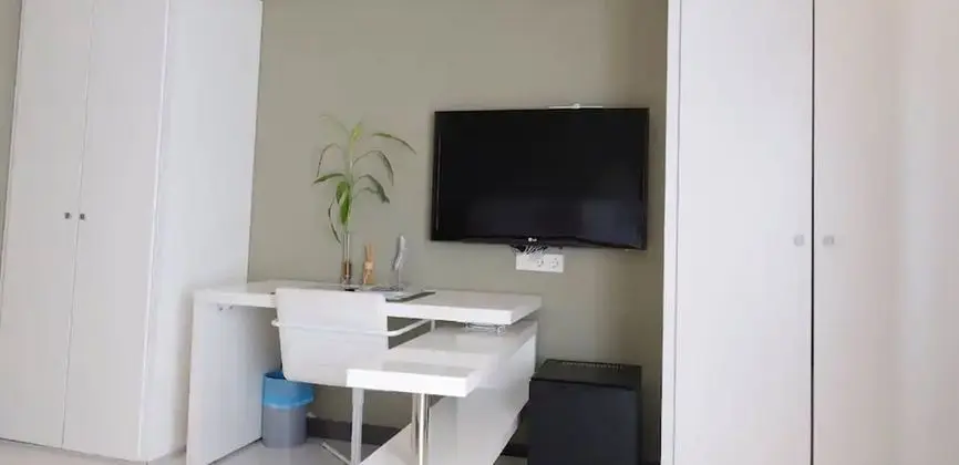 Junior Tek Büyük Yataklı Oda