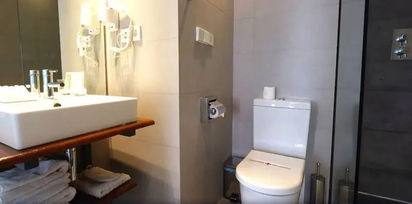 Standard Tek Büyük Yataklı Oda