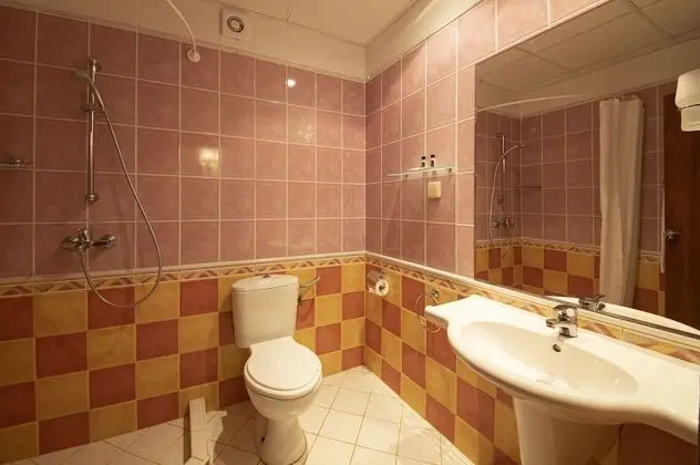 Comfort Tek Büyük Yataklı Oda