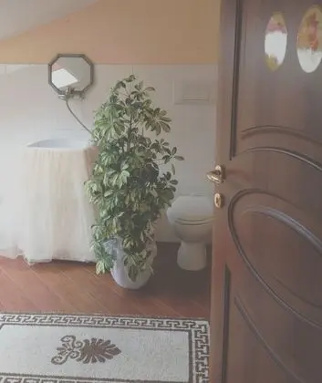 Tek Büyük veya İki Ayrı Yataklı Oda, Ortak Banyo