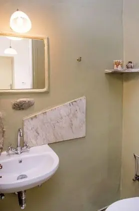 Ev