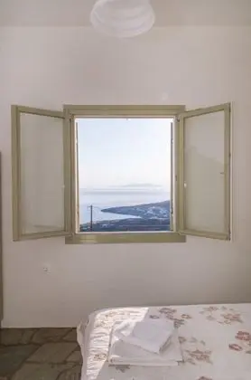Ev
