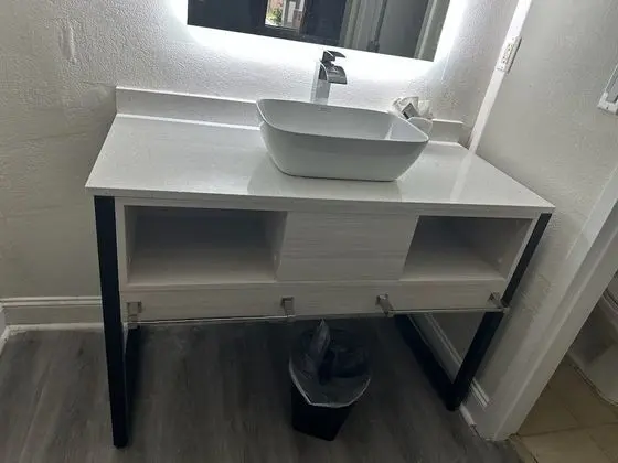 Deluxe Oda, 1 En Büyük (King) Boy Yatak, Engellilere Uygun, Sigara İçilmez