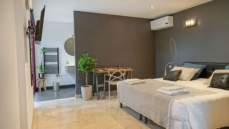 Tek Büyük Yataklı Oda