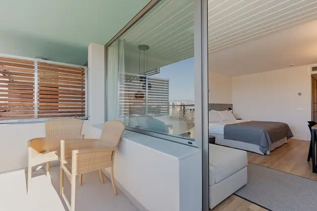 Habitación Triple Estándar Con Terraza (Promo. Spa Access)