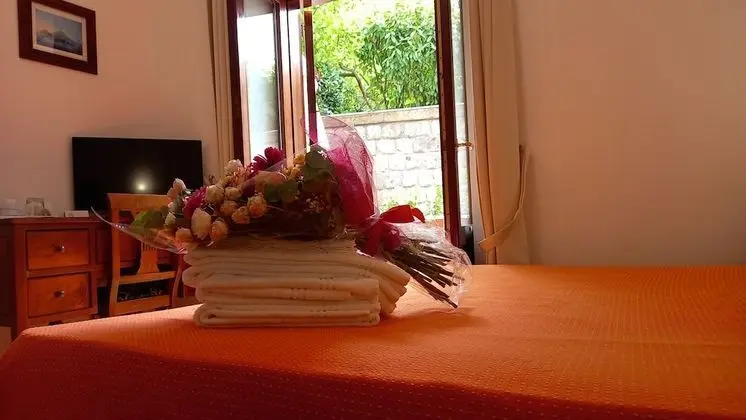Comfort Tek Büyük Yataklı Oda, Teras, Avlu