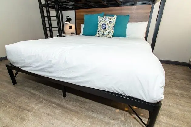 1 King Bed, Non Smoking