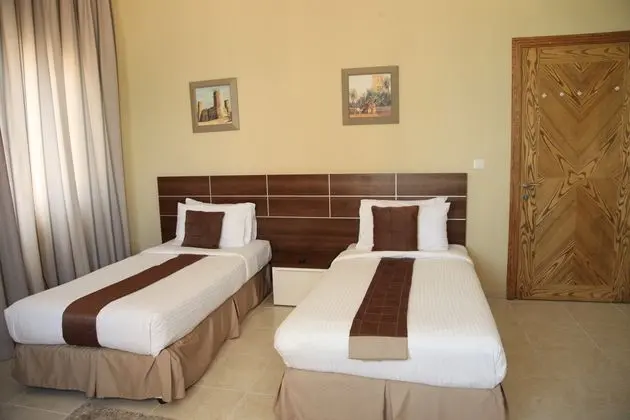 Suit Three Bedrooms