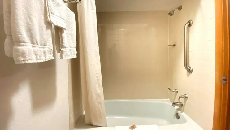 Oda, 1 Büyük (Queen) Boy Yatak, Sigara İçilmez