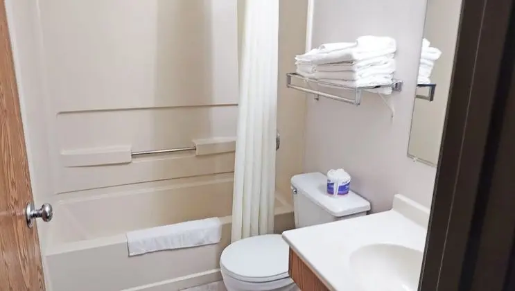 Standard Oda, 2 Büyük (Queen) Boy Yatak, Sigara İçilmez, Buzdolabı ve Mikrodalga