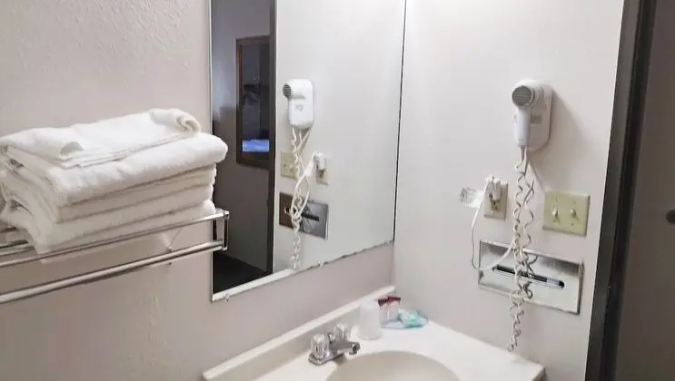 Standard Oda, 2 Büyük (Queen) Boy Yatak, Sigara İçilmez, Buzdolabı ve Mikrodalga