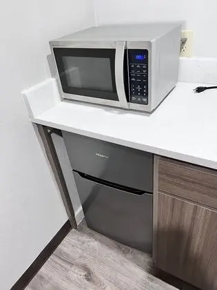 Standard Oda, 1 En Büyük (King) Boy Yatak ve Çekyat, Balkon, Göl Manzaralı (Non Smoking)