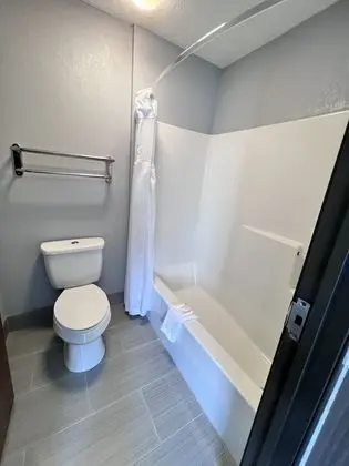 Süit, 1 En Büyük (King) Boy Yatak ve Çekyat, Balkon, Göl Manzaralı (Non Smoking)