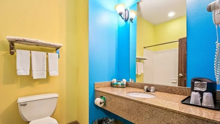 Oda, 1 En Büyük (King) Boy Yatak, Sigara İçilmez, Buzdolabı ve Mikrodalga