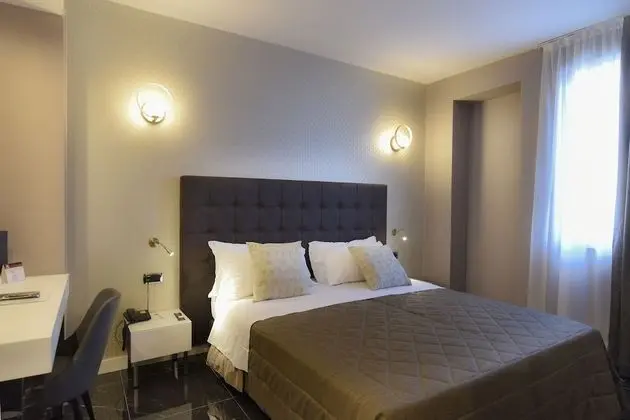 Superior Tek Büyük veya İki Ayrı Yataklı Oda