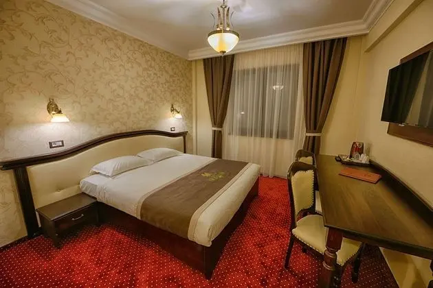 Deluxe Tek Büyük Yataklı Oda