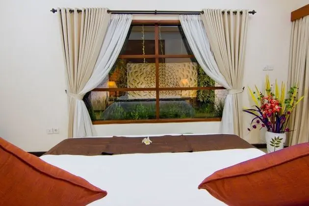 Deluxe Tek Büyük Yataklı Oda, 1 Yatak Odası, Havuz Kullanımı, Havuz Manzaralı