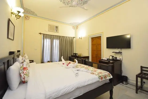 Royal Tek Büyük Yataklı Oda