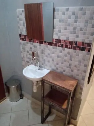 Basic Tek Kişilik Oda, Ortak Banyo (2)