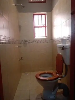 Basic Tek Kişilik Oda, Ortak Banyo (2)