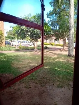 Tek Büyük veya İki Ayrı Yataklı Oda, Avlu Manzaralı (3)