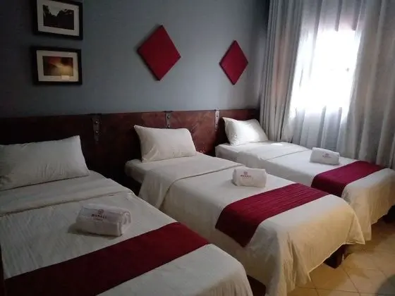 Üç Kişilik Oda, Ortak Banyo (1)