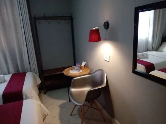 Üç Kişilik Oda, Ortak Banyo (1)