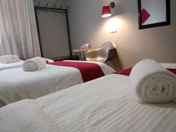 Üç Kişilik Oda, Ortak Banyo (1)