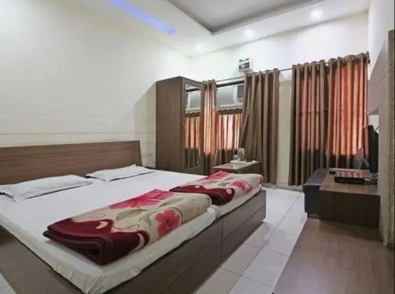 Luxury Tek Büyük Yataklı Oda