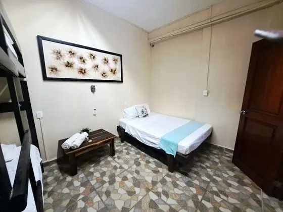 Economy Dört Kişilik Oda, Sigara İçilmez, Ortak Banyo