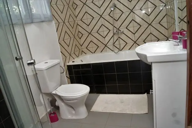 Comfort Oda, 1 Büyük (Queen) Boy Yatak, Sigara İçilmez, Avlu Manzaralı