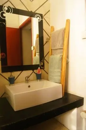 Comfort Oda, 1 Büyük (Queen) Boy Yatak, Sigara İçilmez, Avlu Manzaralı